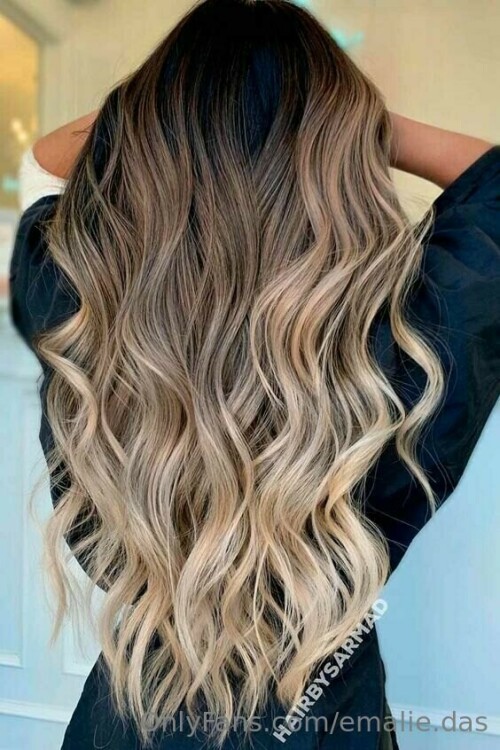 2023-02-19.2778997890.i_want_to_dye_my_hair_this_colour_t39eed5694c7ecf20.jpeg