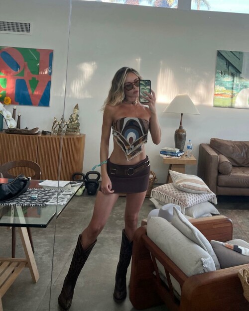 https://www.instagram.com/p/CrwMCTcPFAV/