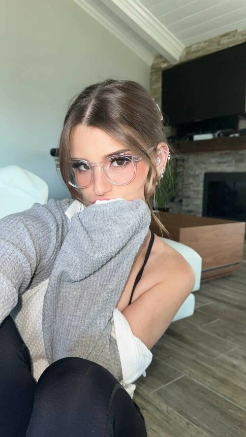 2023 08 16 brookemonk 256cd192515bf026d1e