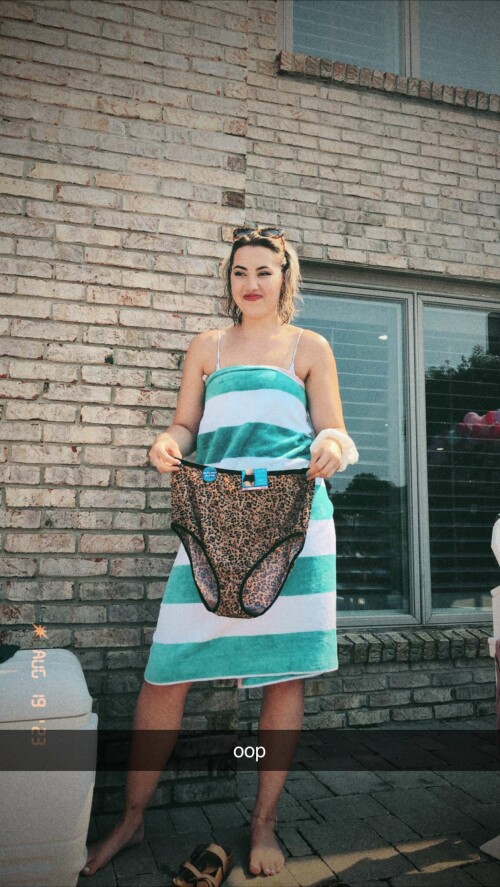 2023 08 22 pineapplebrat 18ac9f03c75cd901ae