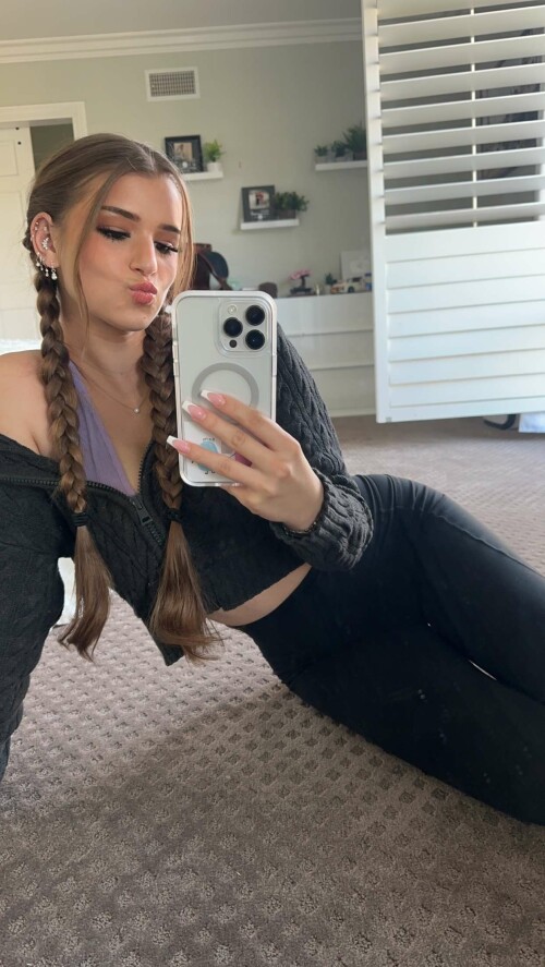 2023 08 31 brookemonk 18458982bc734047908