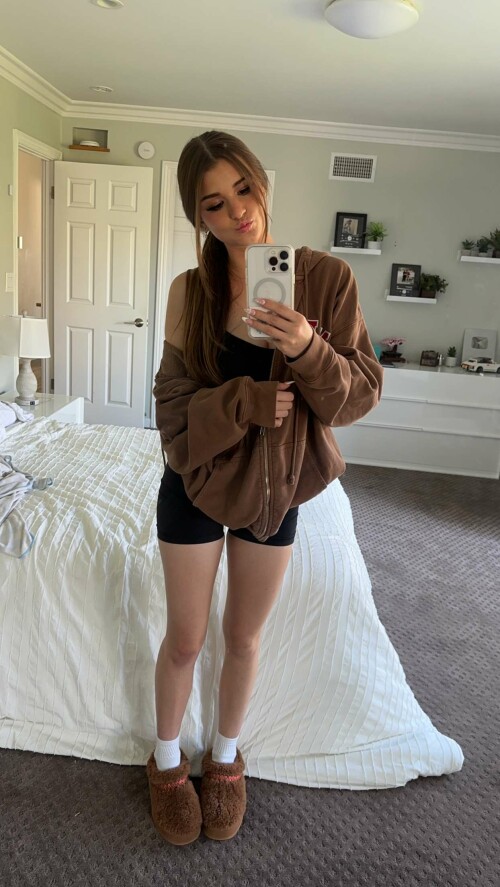 2023 10 11 brookemonk 127eb7e78e810cb7b5a