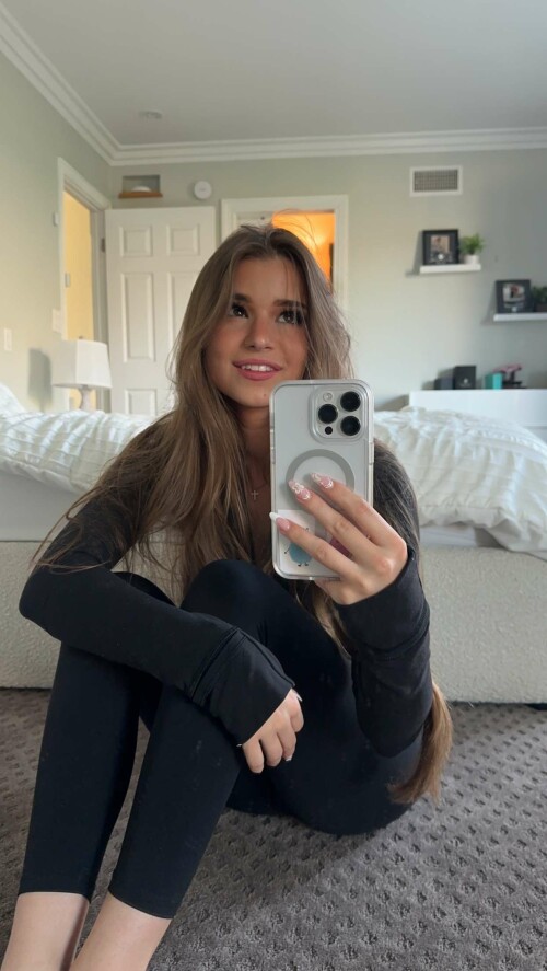 2023 10 18 brookemonk 76282bb5a8b8ab6d31