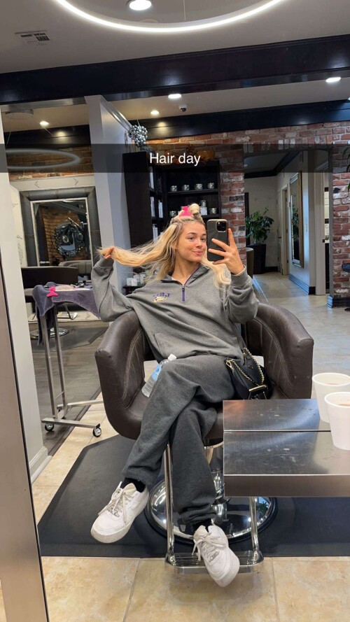 2023 11 17 livvy gymnast 352e61b26e25f02ce