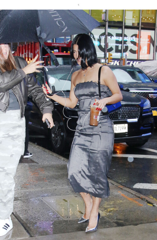 20230920 083442 CharliDamelio20 2456x3600380ec660e75f67d7