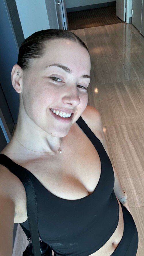 2024 02 01 15 11 51 Qneb5vkATq2NBs6f34oaIQAAgY2pleHpwbGxrAY1lOe5kAY1lOe3OAAAAAA pineapplebratd8d8a09