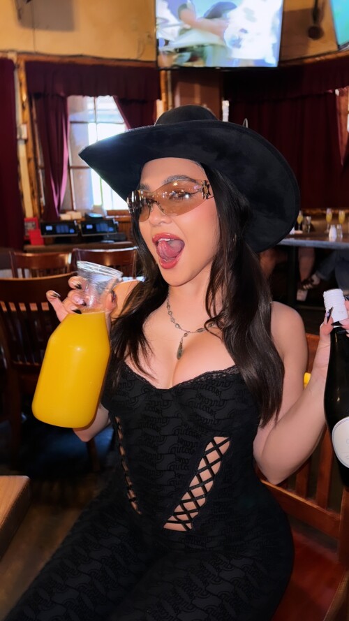 https://www.instagram.com/stories/stellahudgens/3397723365376148331/