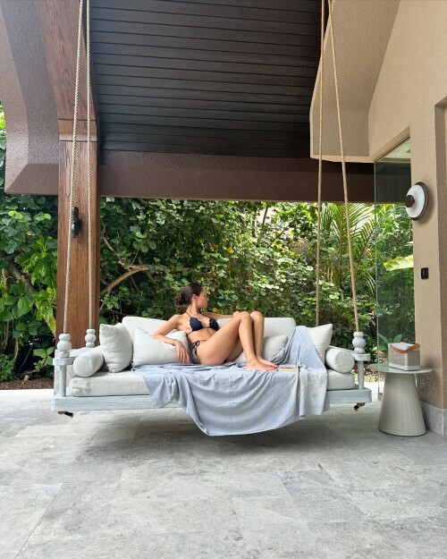 2024-10-01_20-51-39_UTC_121d824ccedcafb893