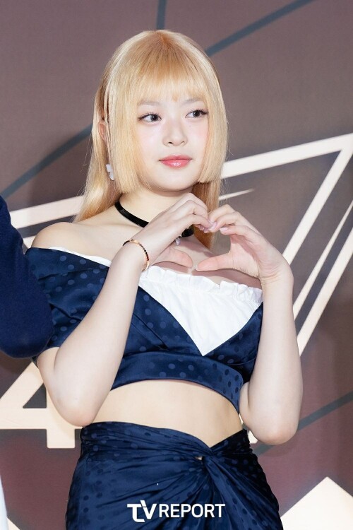 2024 11 16 Newjeans Hanni at 1st Korea Grand Music Awards 2024 documents 5 15f90e0fc7a961b2fd