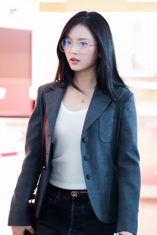 2024 glasses GXv2Geaa8AAHAkG 14f93081503d25a9df