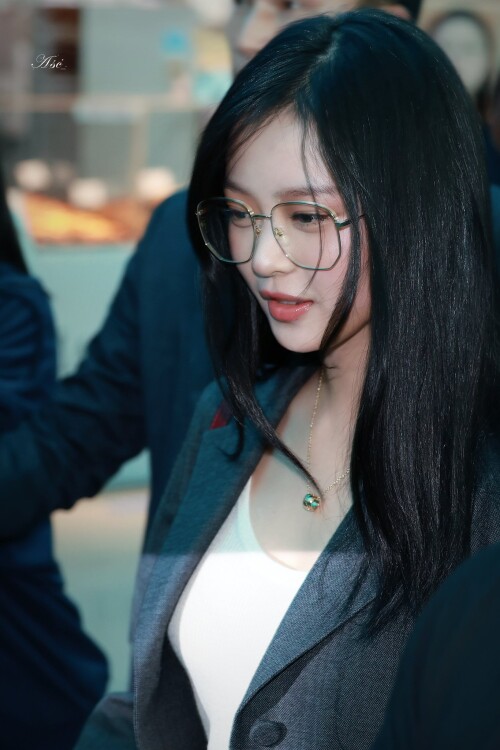 2024 glasses GXv2Geaa8AAHAkG 75cf117e676e5d834