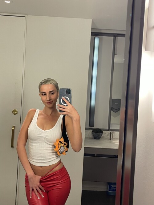 20240127 0100396604c2e3ff7afd54