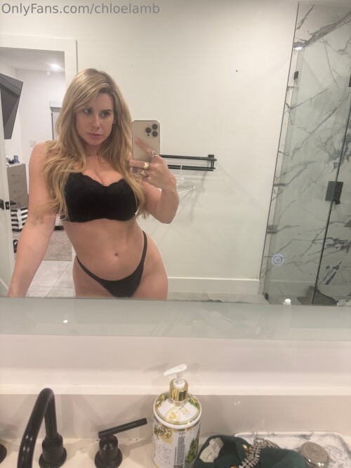 2025 10 18 OF DLchloelamb 3840x5120 927c069fc7c598da9a6ee99e77d1bece115c52db6bee9604