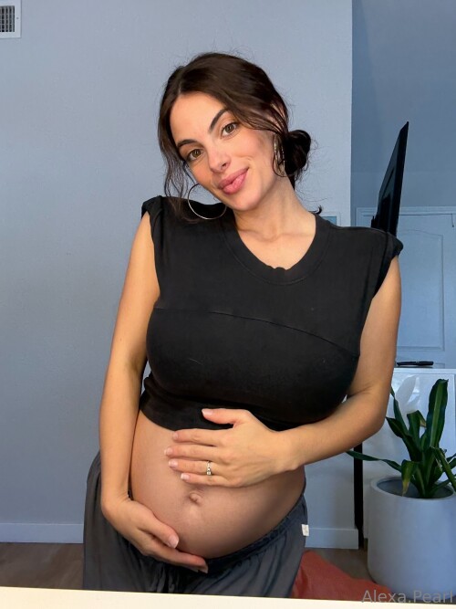 2025 10 22 OF DLalexapearl 2316x3088 f9f308f727d7f263654a40141080e16c15e643129ea3220f