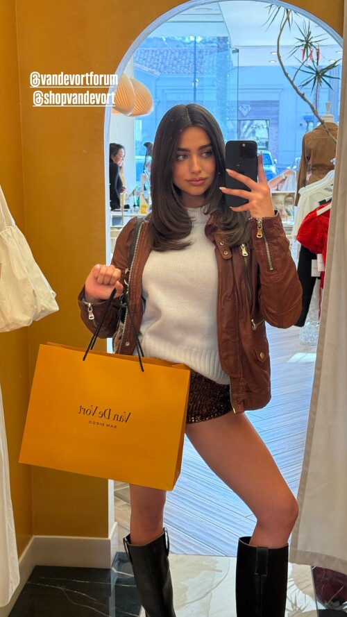 2025.03.07 Taylor Nunez Story 3d169ce3266989638