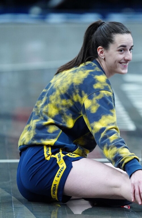 INDIANAPOLIS, IN - MAY 20: Indiana Fever guard Caitlin Clark (22) warms up before the game against the Atlanta Dream on May 20, 2025, at Gainbridge Fieldhouse in Indianapolis, Indiana. (Photo by Brian Spurlock/Icon Sportswire via Getty Images)
