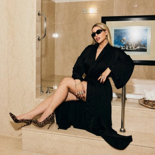 20251003 01052533cb375ba59610f1