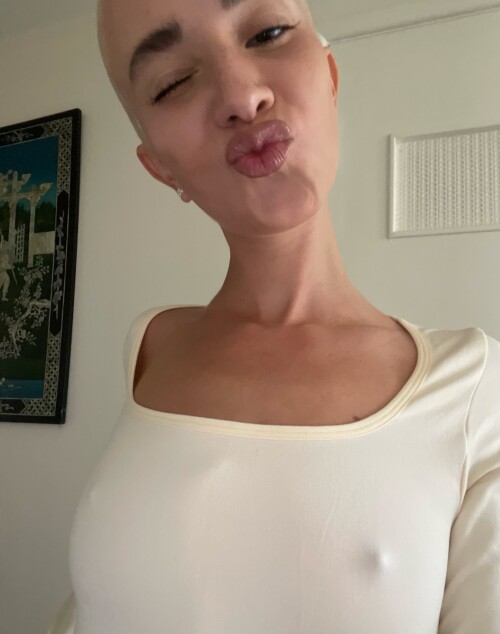 20251027 0542224adaef658829b89a