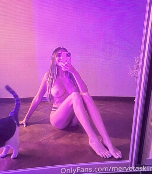 2042E88A 2415 4AB2 9D63 FFF27901C54A