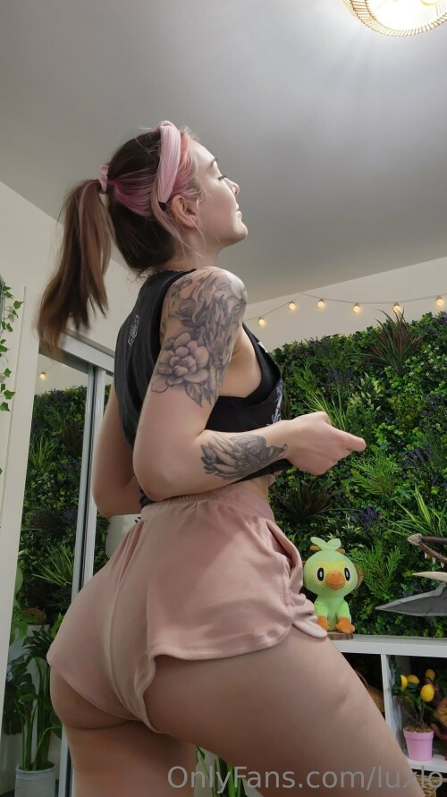 2044x3641 a240d6a61a7c945b02e017f4a40770b5e4780ee4bb4c84b5