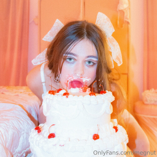 2048x2048 ffff4b5cacc938c6d8a83bf502cdd0d7fb755613e7992af9