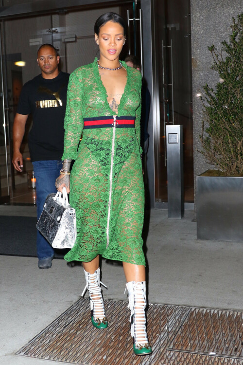 204960674 rihanna out in new york 026