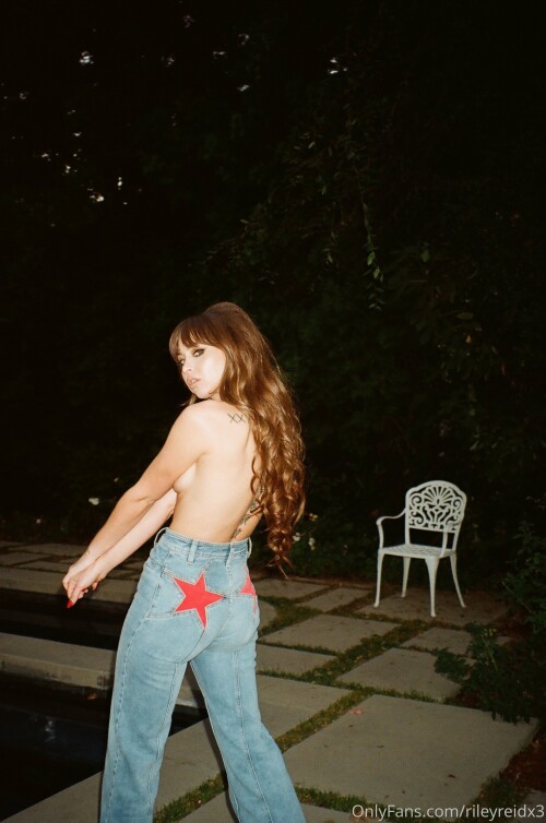 2075x3130 4094bfc4966c948573299439d25b0589