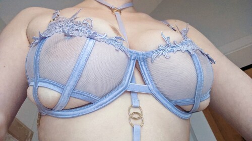 210227 2042316754 big titty no fitty
