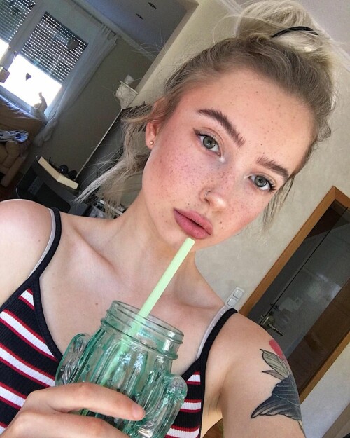 2116917637117358291 2116917630079086553