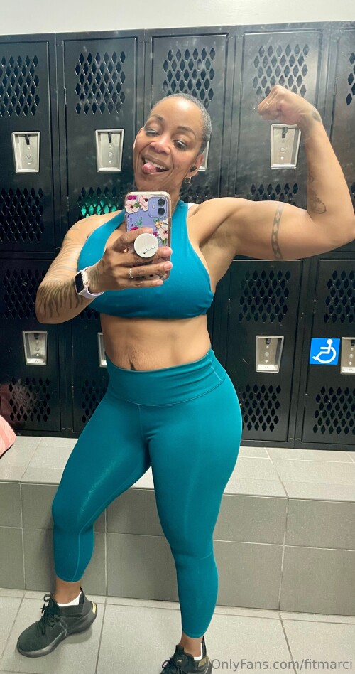 2126x4029 9bc1ebf6082b4d2824b549c4dba2d6049457f55f52f7e621