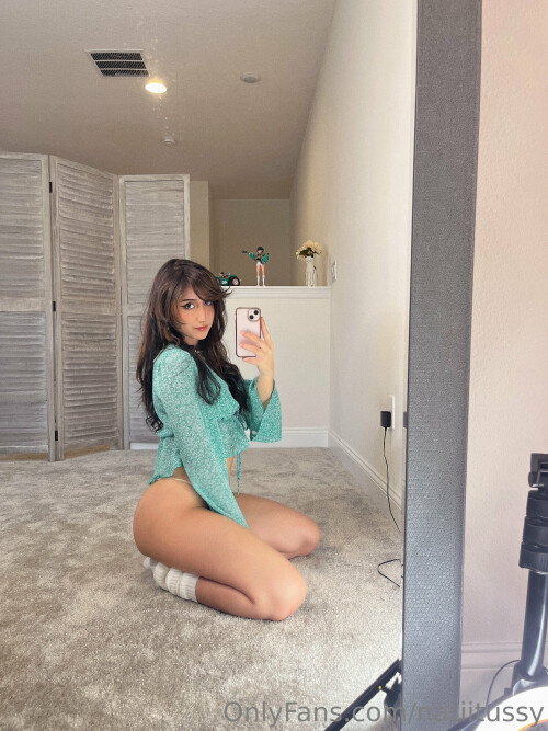 2160x2880 4f68f47143682477bf562ca3e6418865