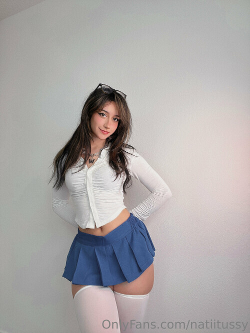 2160x2880 df1eb725647d9bba1e1b7312cb59c1f1