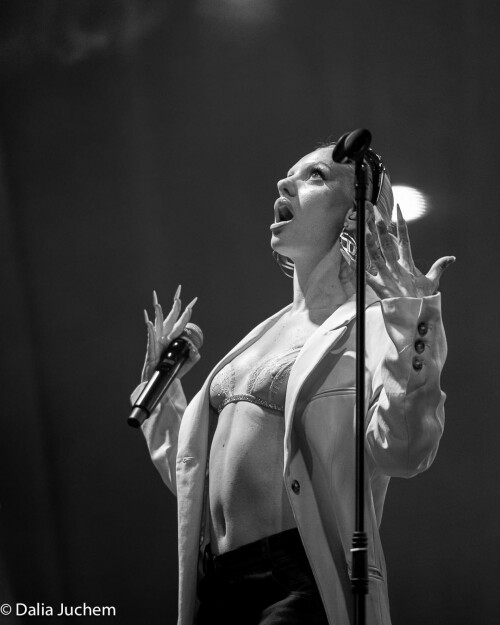 21851412 7AE1 4081 B2EB CFDD5A4CBCB8e98e5f8b72db9b59