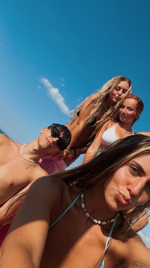 22.08.2554a5f8af0ee5d3cb