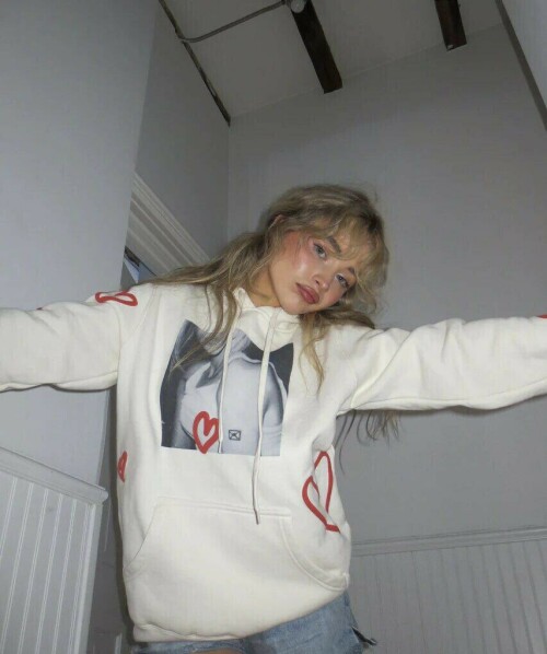 220C6105 C6C1 4E1E 8F6F DE56CBE536E4