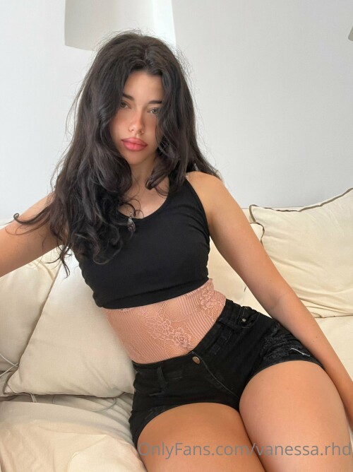 2240x2994 4aa41ee510895cddf2e9838ae40a7083