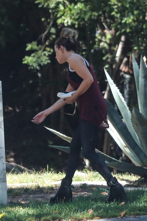 2248F327-CD53-404C-B3A1-CF0869CF66BB