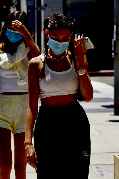 Beverly Hills, CA  - Madison Beer displays her style and her toned midriff and Ponytail as she goes out for lunch with a friend in Beverly Hills.Pictured: Madison BeerBACKGRID USA 9 AUGUST 2020 BYLINE MUST READ: Jvshvisions / BACKGRIDUSA: +1 310 798 9111 / usasales@backgrid.comUK: +44 208 344 2007 / uksales@backgrid.com*UK Clients - Pictures Containing ChildrenPlease Pixelate Face Prior To Publication*