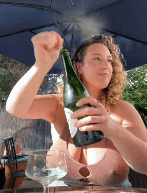 22a127c6de834e5fad16cfa2d3847d3aa3a970d74ccf4b83.gif