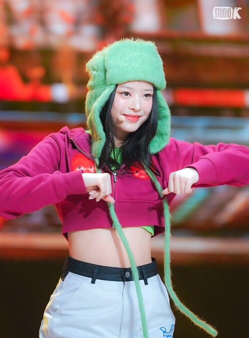230127 NewJeans Hanni Ditto at Music Bank documents 1a7ba28368b4c1750