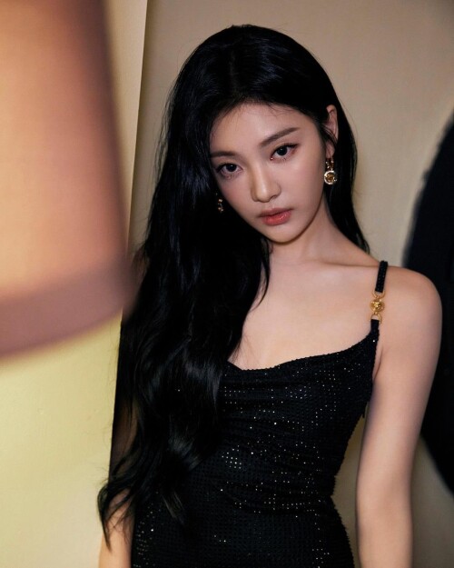 231019 2c8fc325e4528d247