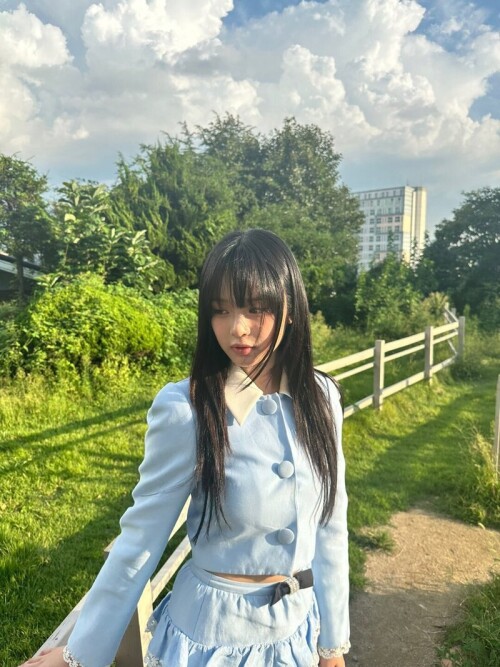 231102 NewJeans Twitter Update Hanni documents 2b720d414680fd87b