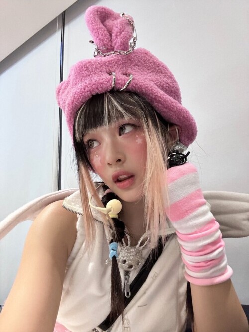 231126 NewJeans Hanni Twitter Update documents 1ea0215f11150caca