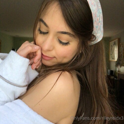 2320x2320 35f1c23cd978495c397d7d67271ecaa9