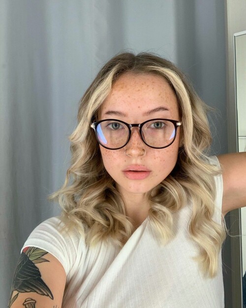 2383004969375576124 2383004966238123096