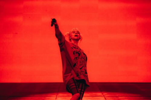 239853329 134452587400