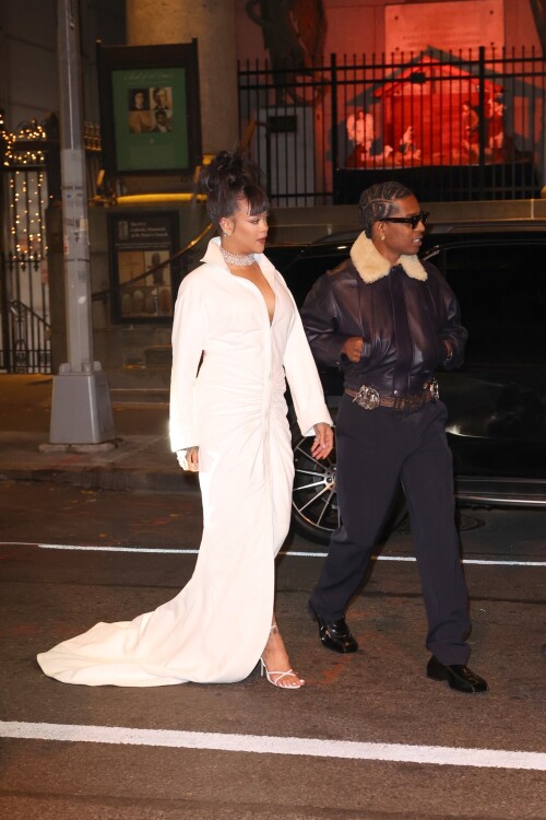 23Rihanna_04_12_24175c19b5e35a6cae