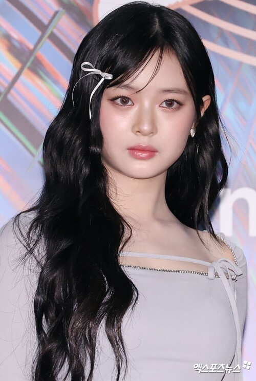 240106 NewJeans Hanni 38th Golden Disc Awards documents 1e08bd6267e6439b6
