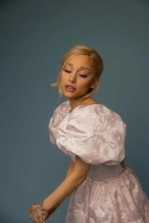 240212 Kat AG MV8325d824957341508f9a