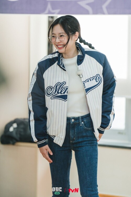 240403 JENNIE for Apartment 404 3048f18e2b6a80b72